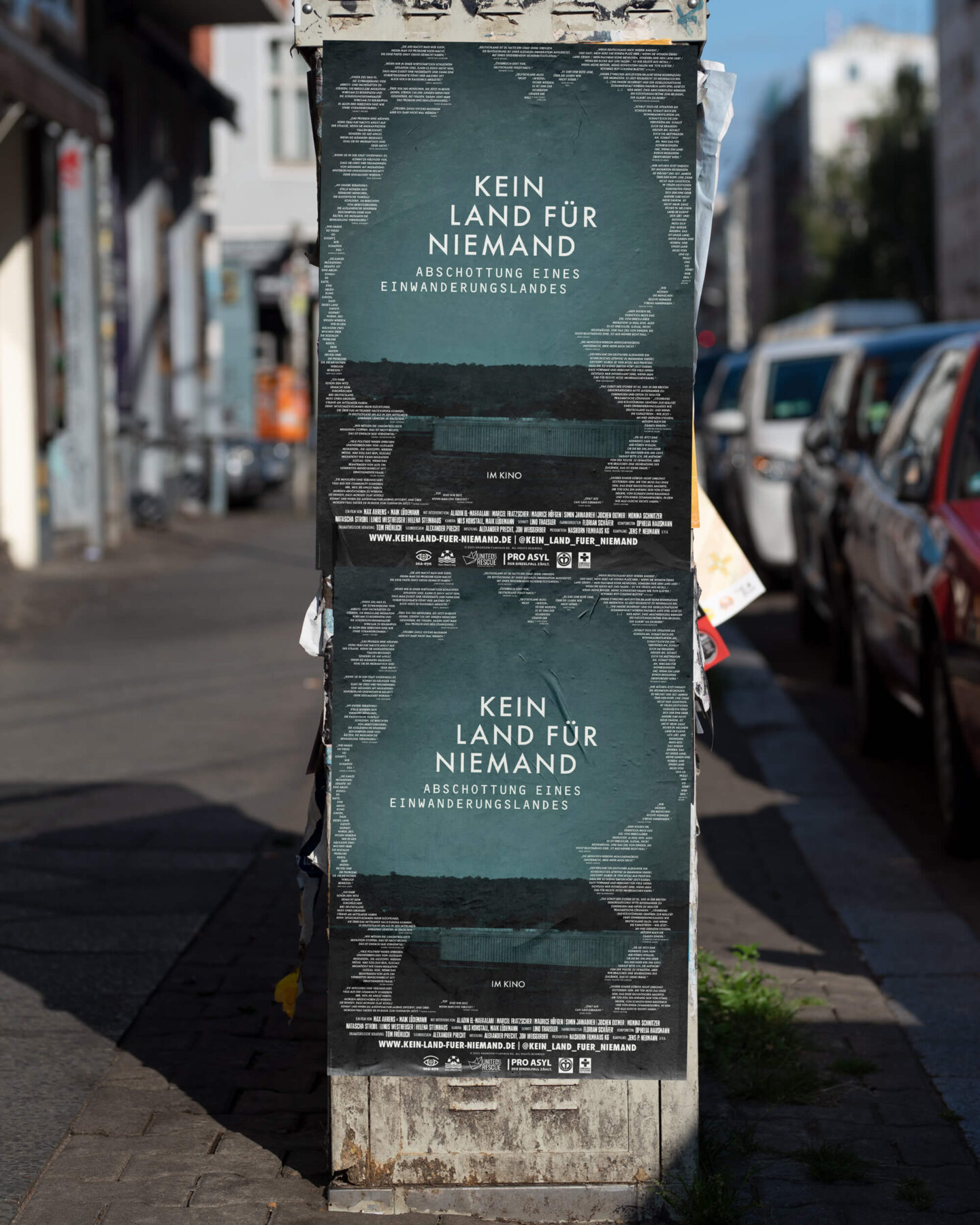 Büro Gestalten: Kein Land für Niemand Poster (Motiv 1, MUc 4:5)