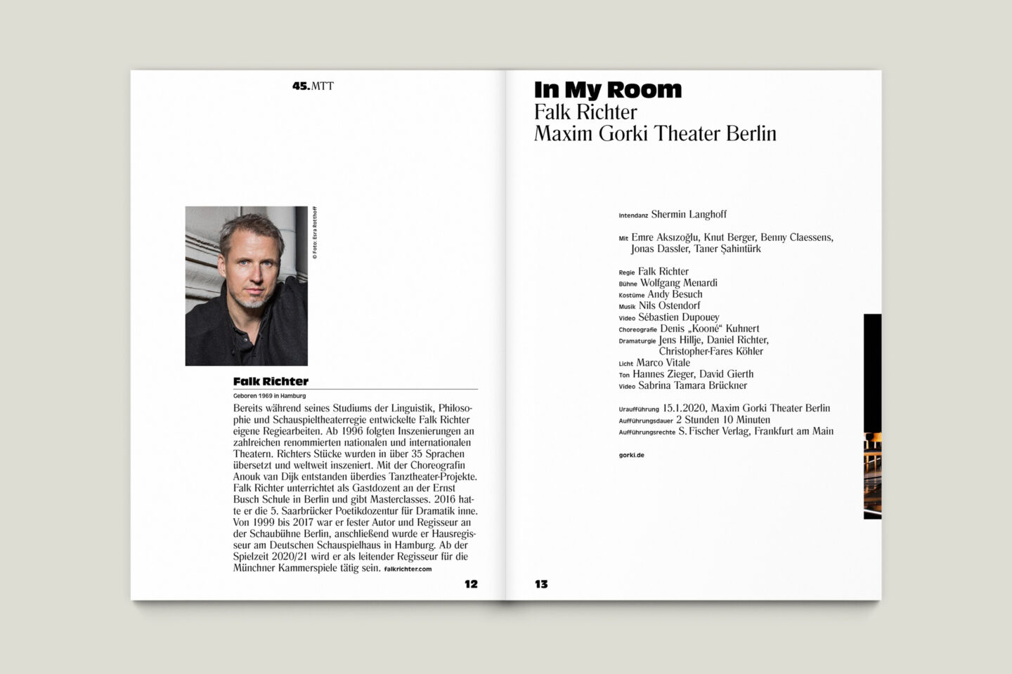 Programmbroschur Stücke 45 – Mülheimer Theatertage 2020 S. 12-13